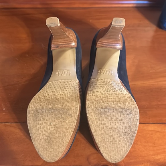 Stuart Weitzman Heels. - Picture 5 of 5